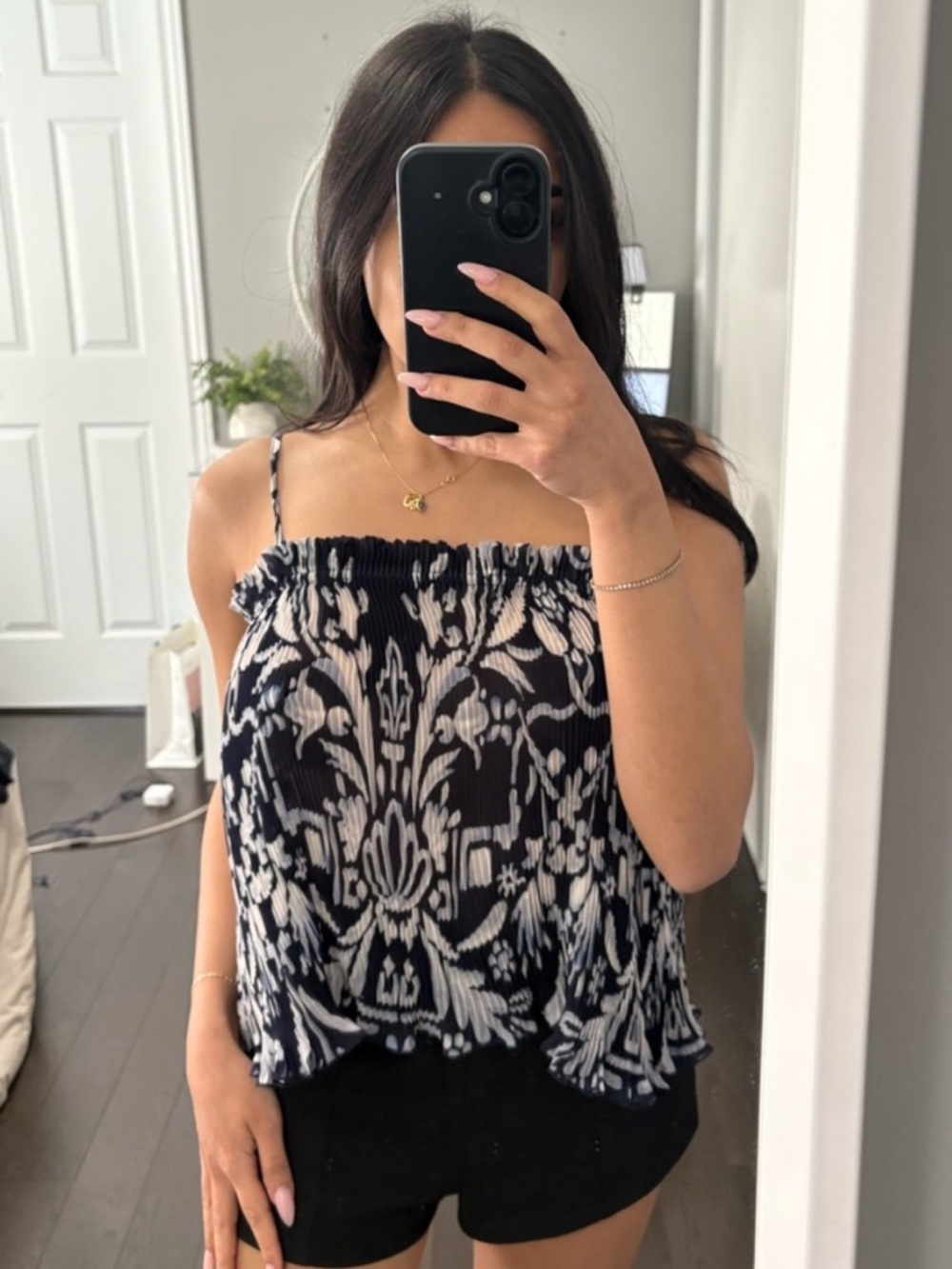 ❁ 3/$15 ❁ NWT H&M Smocked Print Top